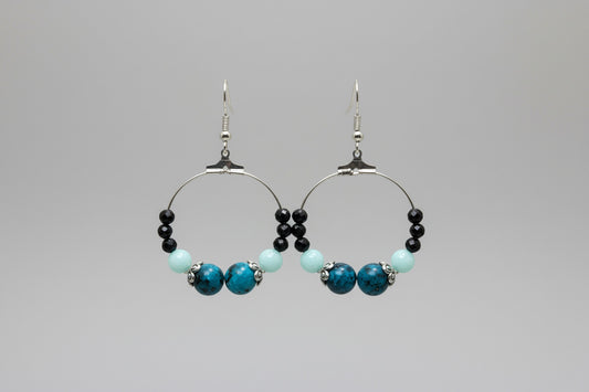 Créoles "Lagon Noir" – Turquoise Profond & Perles Facettées